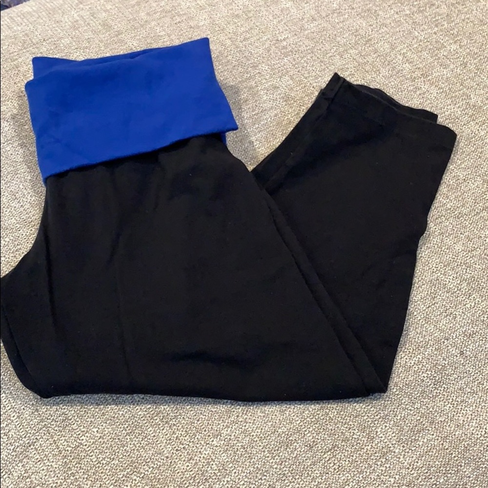 VS Pink Phillies Cropped Leggings